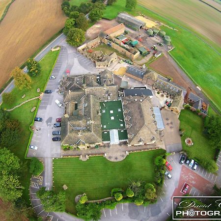 Rogerthorpe Manor Hotel Pontefract Exterior photo