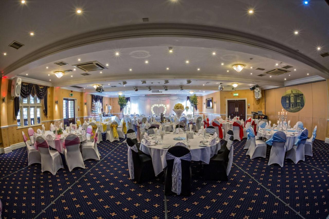 Rogerthorpe Manor Hotel Pontefract Exterior photo