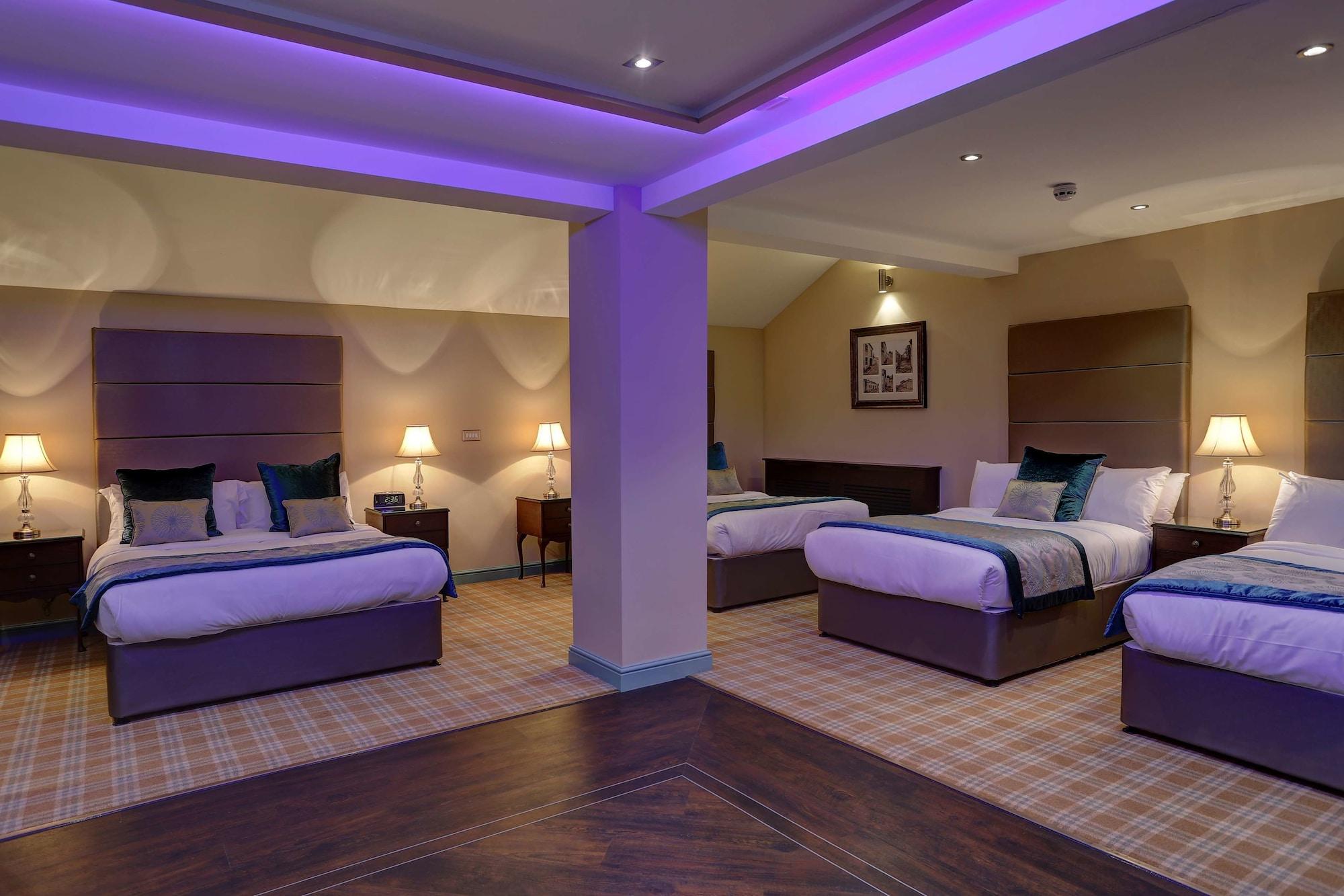 Rogerthorpe Manor Hotel Pontefract Exterior photo