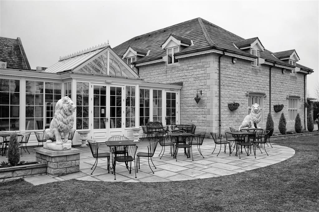 Rogerthorpe Manor Hotel Pontefract Exterior photo